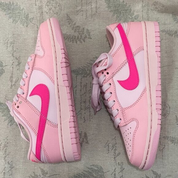Nike Dunk Low Triple Pink - Picture 7 of 8
